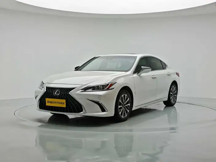 Lexus ES 2022 Model 200 Superior Edition