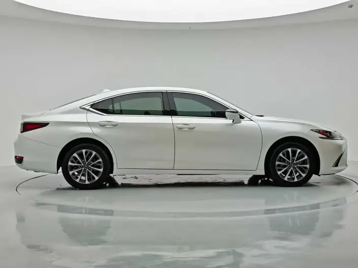 Lexus ES 2022 Model 200 Superior Edition – фото 8