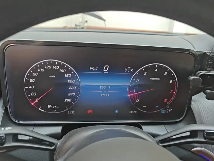 Mercedes-Benz GLC 2024 Model GLC 260 L 4MATIC Luxury Model 5 seat – фото 6