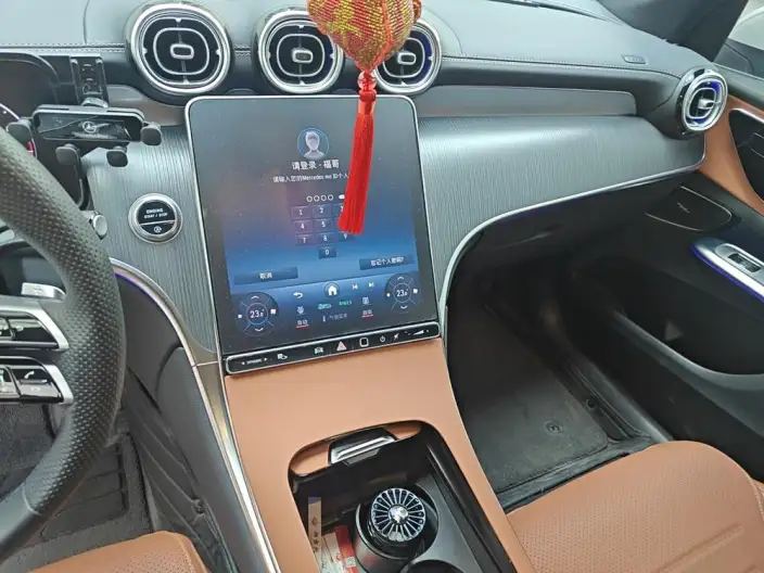 Mercedes-Benz GLC 2024 Model GLC 260 L 4MATIC Luxury Model 5 seat – фото 8