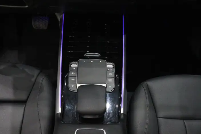 Mercedes-Benz GLB 2024 Model Facelift GLB 220 Dynamic Model – фото 8