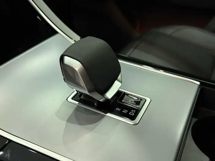 Range Rover Velar 2025 Model S – фото 10