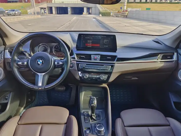 BMW X1 2022 Model sDrive25Li Leading Model – фото 10