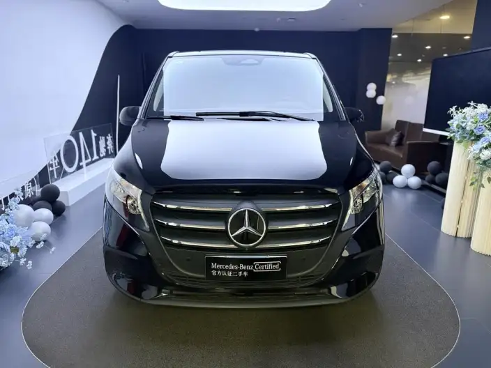 Viano 2024 Model 2.0T Elite Edition 7 seat – фото 2