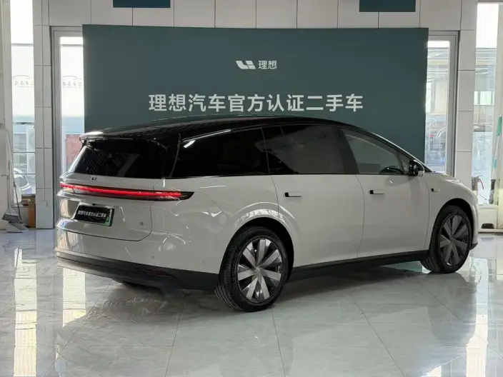 Li Auto i8 2025 Model Standard Edition – фото 4