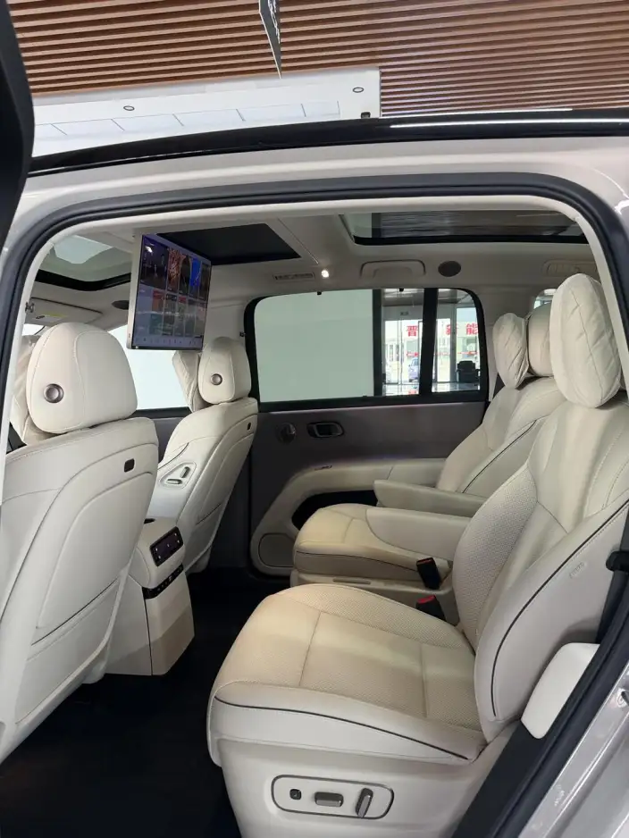 Li Auto i8 2025 Model Standard Edition – фото 8