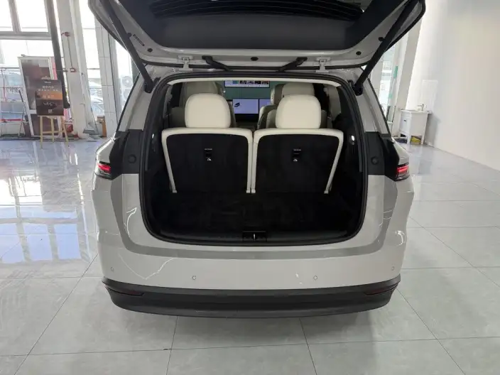 Li Auto i8 2025 Model Standard Edition – фото 9