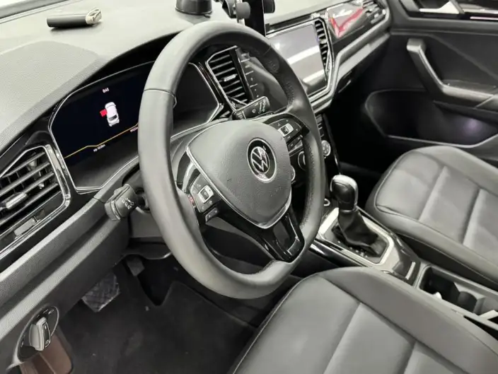 Volkswagen T-Roc 2021 Model 280TSI DSG 2WD Luxury Zhilian Edition – фото 8