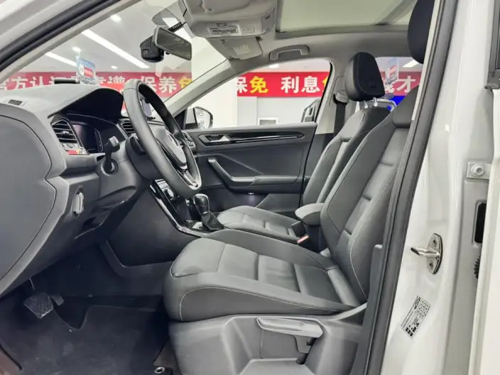 Volkswagen T-Roc 2021 Model 280TSI DSG 2WD Luxury Zhilian Edition – фото 9