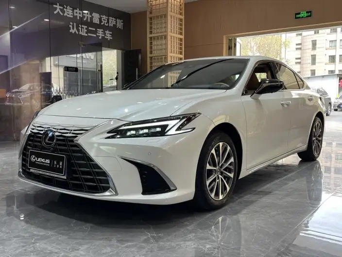 Lexus ES 2025 Model 200 Premium – фото 1