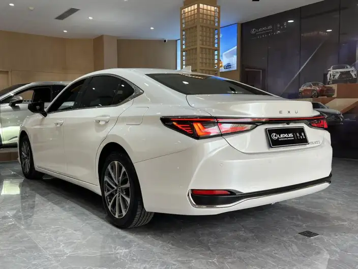 Lexus ES 2025 Model 200 Premium – фото 4
