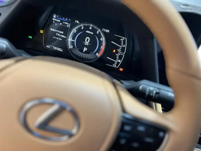Lexus ES 2025 Model 200 Premium – фото 10