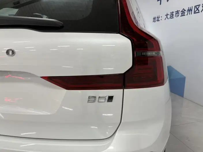 Volvo XC60 2026 Model B5 4WD Smart Range Deluxe Edition – фото 6