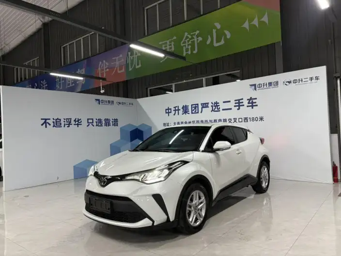 Toyota C-HR 2022 Model 2.0L Leading version – фото 1