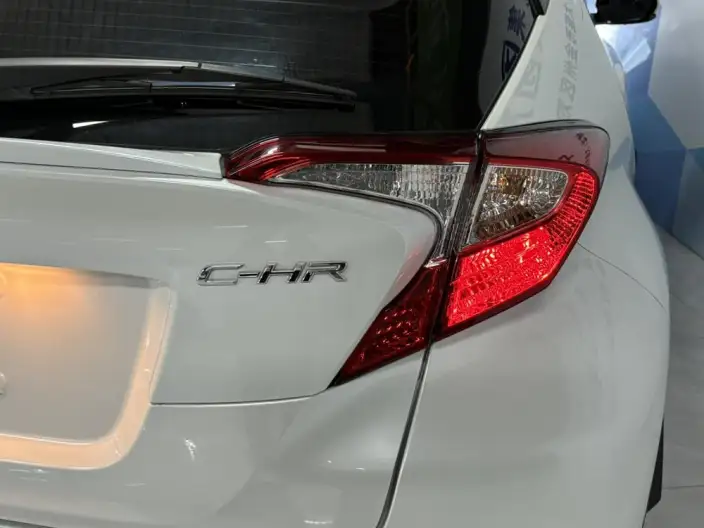 Toyota C-HR 2022 Model 2.0L Leading version – фото 8
