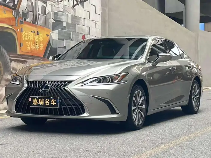 Lexus ES 2022 Model 200 Superior Edition – фото 1
