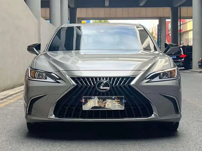 Lexus ES 2022 Model 200 Superior Edition – фото 2