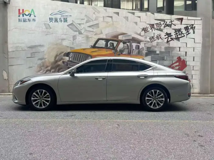 Lexus ES 2022 Model 200 Superior Edition – фото 3