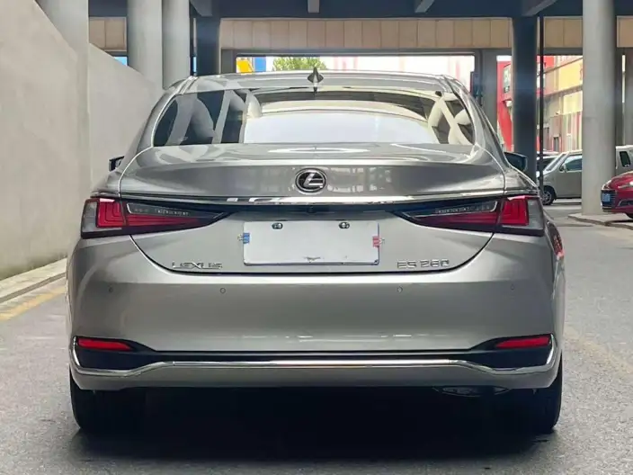Lexus ES 2022 Model 200 Superior Edition – фото 4