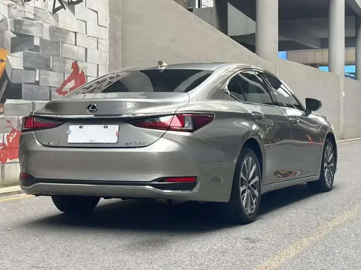 Lexus ES 2022 Model 200 Superior Edition – фото 5