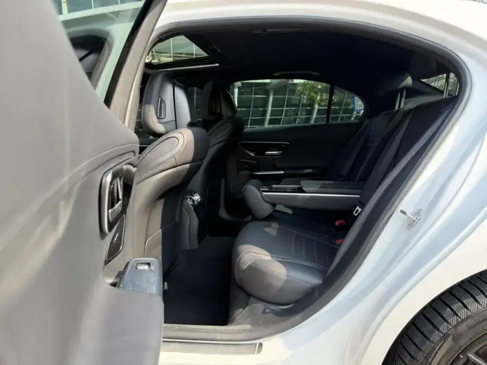 Mercedes-Benz C-Class 2023 Model C 200 L Sports Edition – фото 10