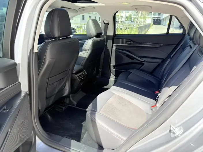 Ford Mondeo 2023 Model EcoBoost 245 Luxury Model – фото 10