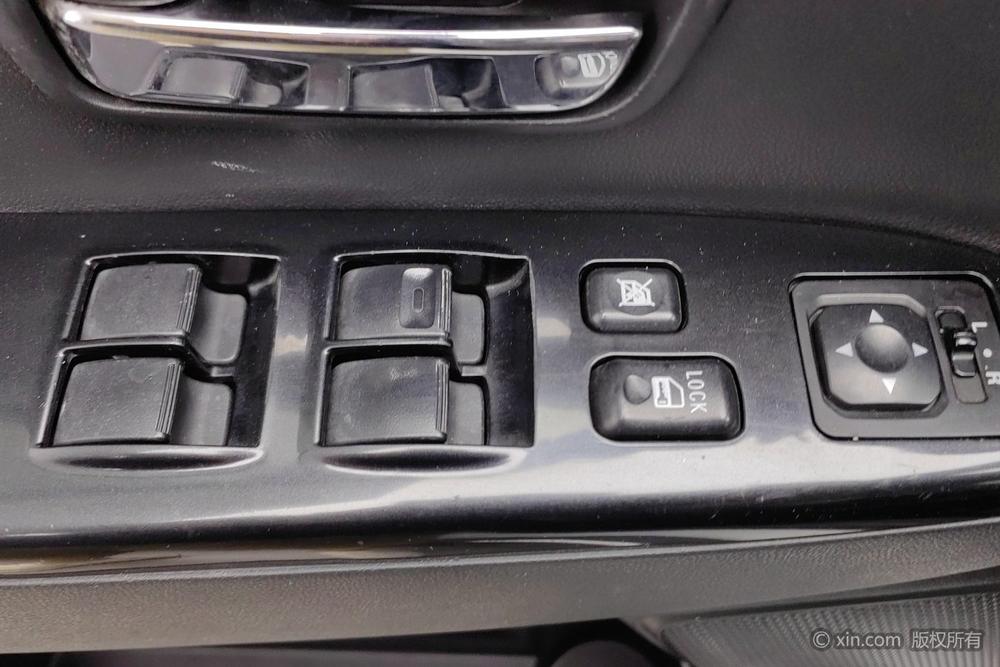 Peugeot 2008 2013 модификация 2.0L 2WD Luxury – фото 22