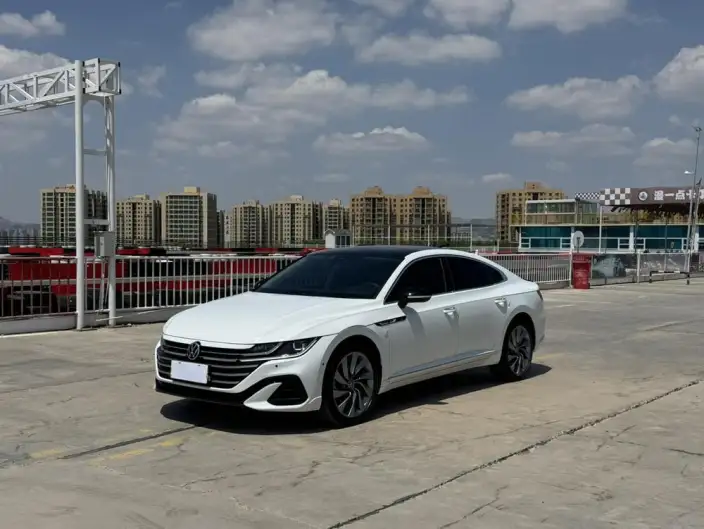 Volkswagen CC 2023 Model 380TSI Eye-catching version – фото 1