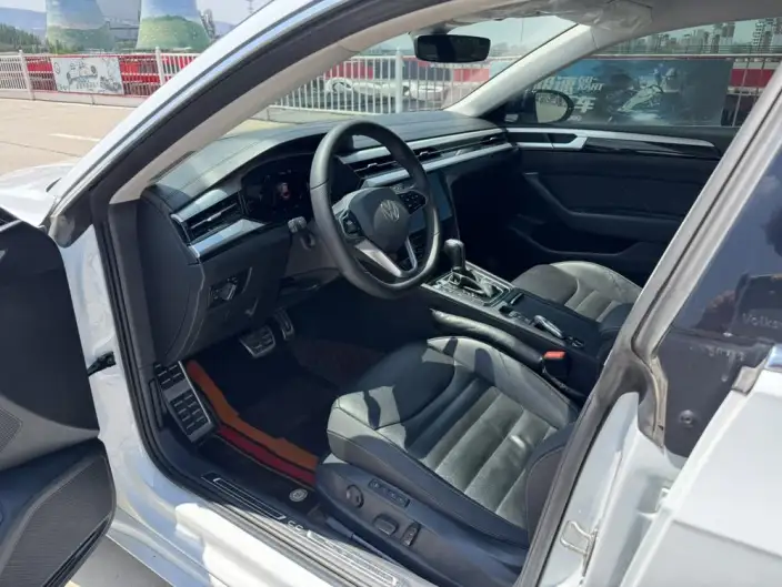 Volkswagen CC 2023 Model 380TSI Eye-catching version – фото 8