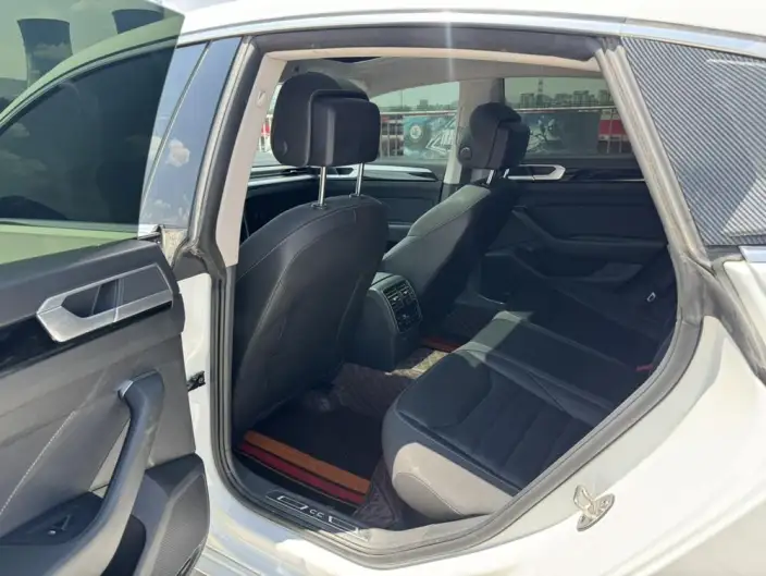 Volkswagen CC 2023 Model 380TSI Eye-catching version – фото 9