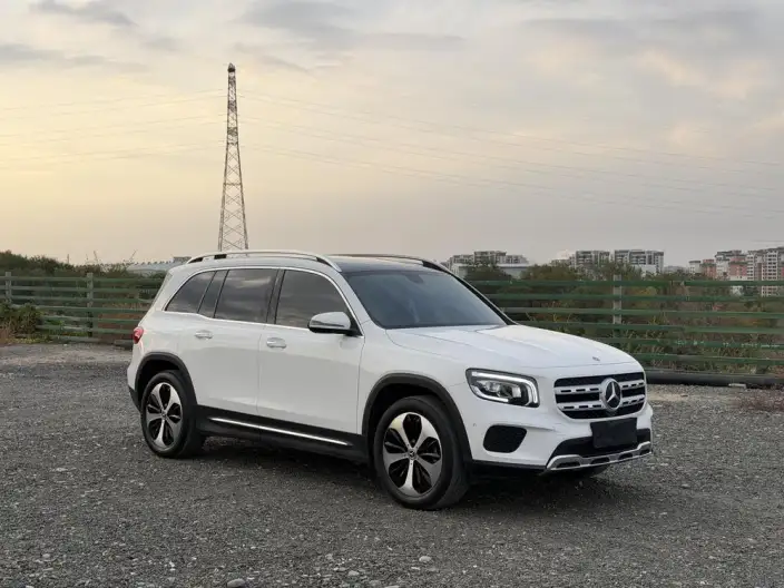 Mercedes-Benz GLB 2023 Model GLB 220 Fashion Model – фото 3