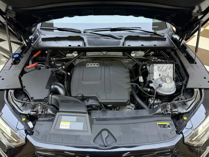 Audi Q5L 2023 Model 45T Luxury Dynamic Model – фото 6