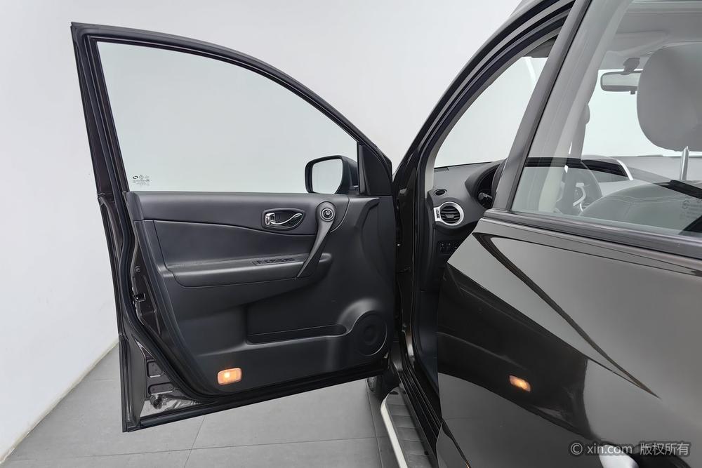 Koleos import 2014 модификация комплектация 2.0L 2WD Fashion Edition – фото 21