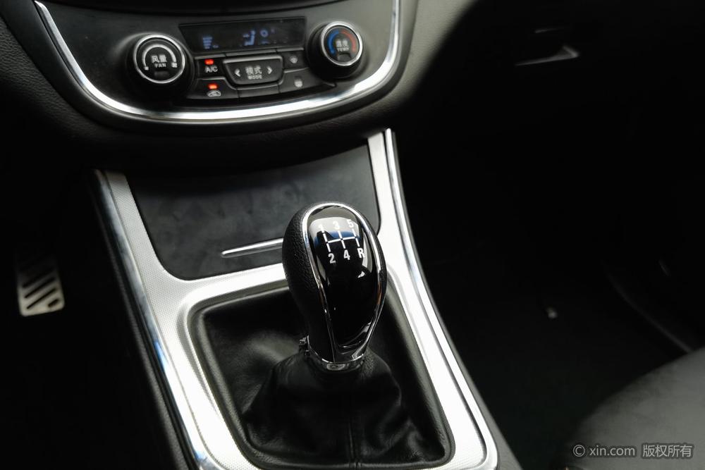 Baojun 560 2015 модификация 1.8L Manual Elite – фото 16