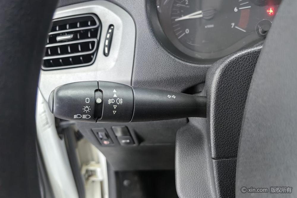 Citroën Elysée 2016 1.6L Manual Fashion – фото 16