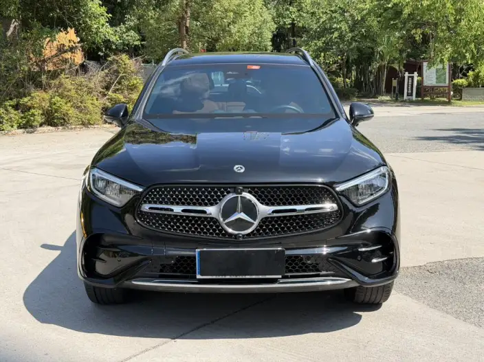 Mercedes-Benz GLC 2023 Model GLC 260 L 4MATIC Luxury Model 5 seat – фото 2