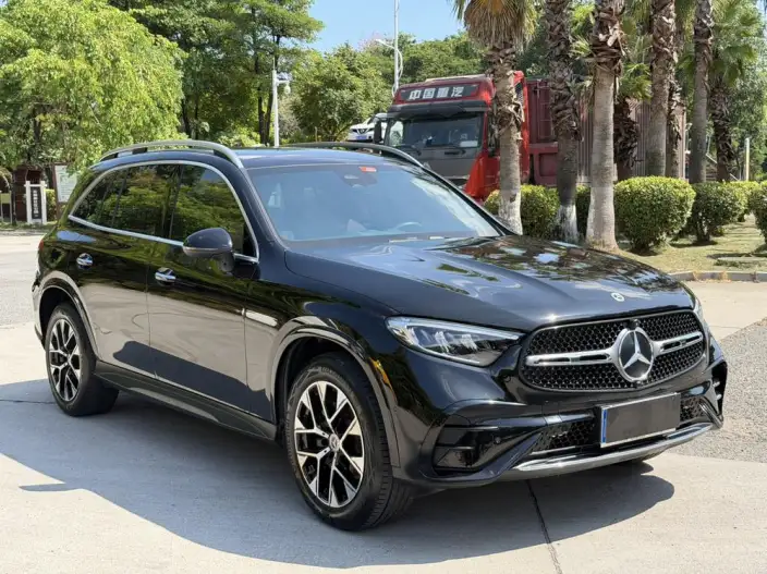 Mercedes-Benz GLC 2023 Model GLC 260 L 4MATIC Luxury Model 5 seat – фото 3