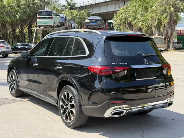 Mercedes-Benz GLC 2023 Model GLC 260 L 4MATIC Luxury Model 5 seat – фото 4