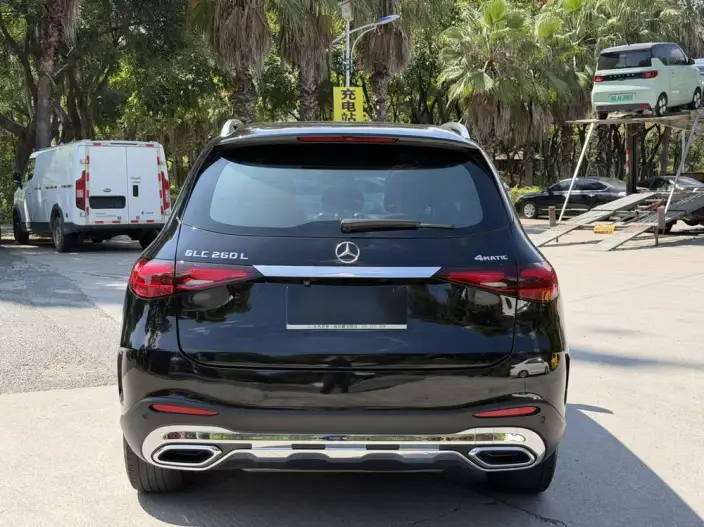 Mercedes-Benz GLC 2023 Model GLC 260 L 4MATIC Luxury Model 5 seat – фото 5