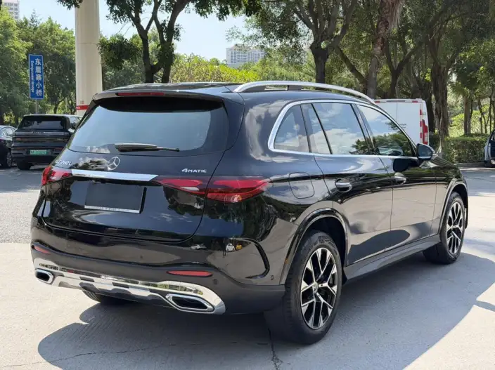 Mercedes-Benz GLC 2023 Model GLC 260 L 4MATIC Luxury Model 5 seat – фото 6