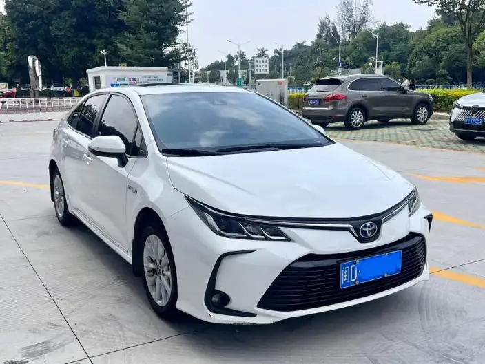 Toyota Corolla 2021 Model Hybrid 1.8L E-CVT Elite Edition – фото 3
