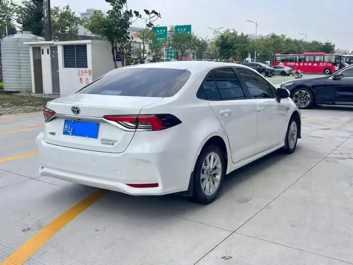 Toyota Corolla 2021 Model Hybrid 1.8L E-CVT Elite Edition – фото 6