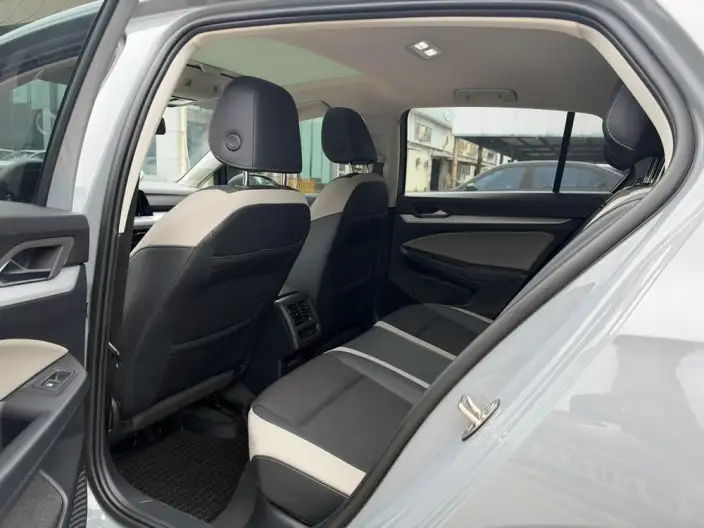 Volkswagen Golf 2021 Model 280TSI DSG R-Line – фото 9