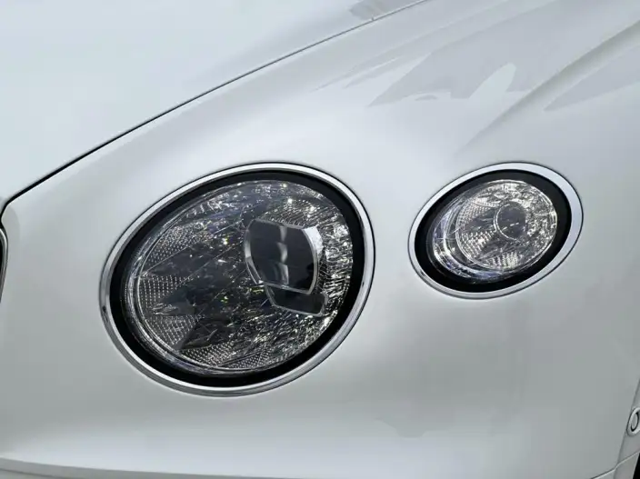 Continental 2024 Model 4.0T GT V8 – фото 7