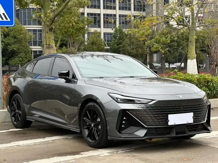 Changan UNI-V 2022 Model 1.5T Noble Model
