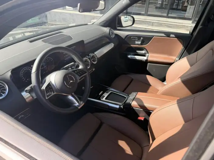 Mercedes-Benz GLB 2025 Model GLB 220 Fashion Model – фото 9