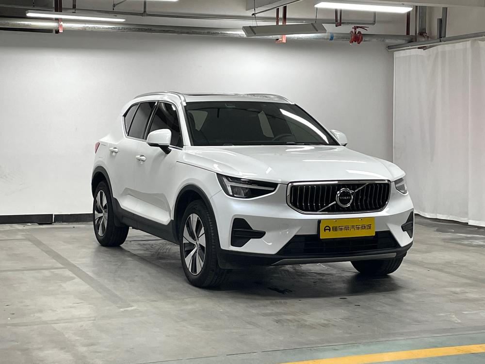 Volvo XC40 2023 B3 Smart Vision Luxury