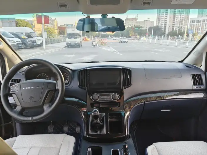 Lingzhi Plus 2024 Model 1.5T Manual Luxury Model 7 seat – фото 8
