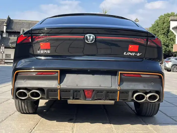 Changan UNI-V 2023 Model 1.5T Noble Model – фото 5