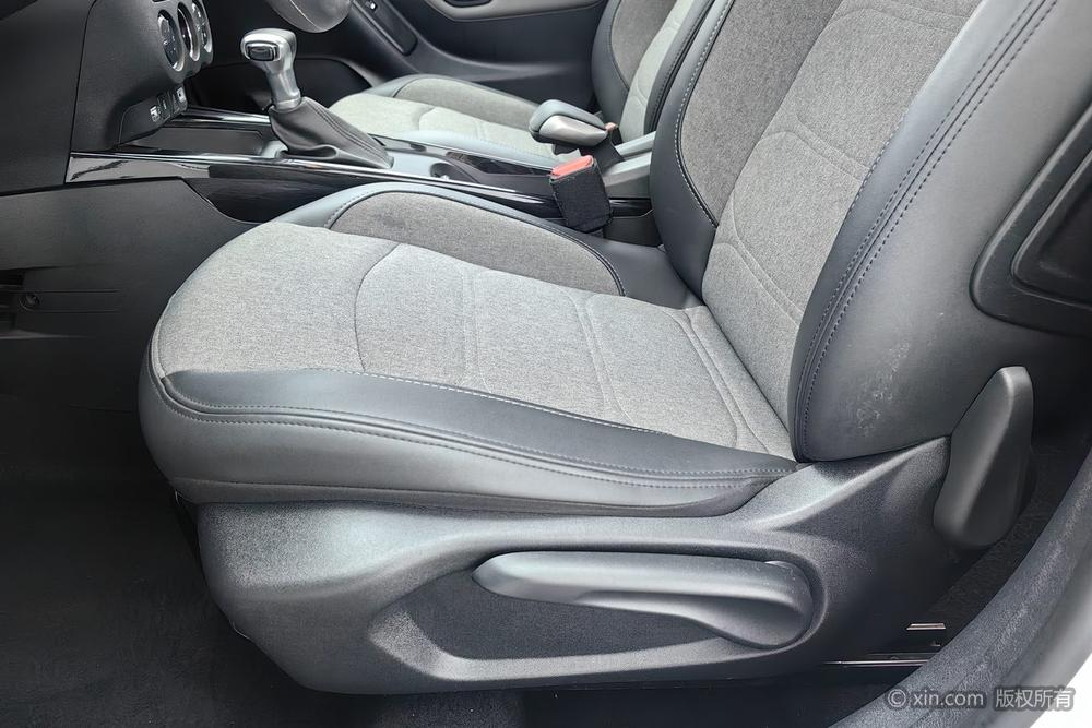 Citroën C3-XR Модель 2020 года 230THP DCT C-Series Tide Enjoy Edition – фото 17